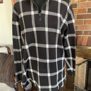 Black and White Plaid Women’s sweater